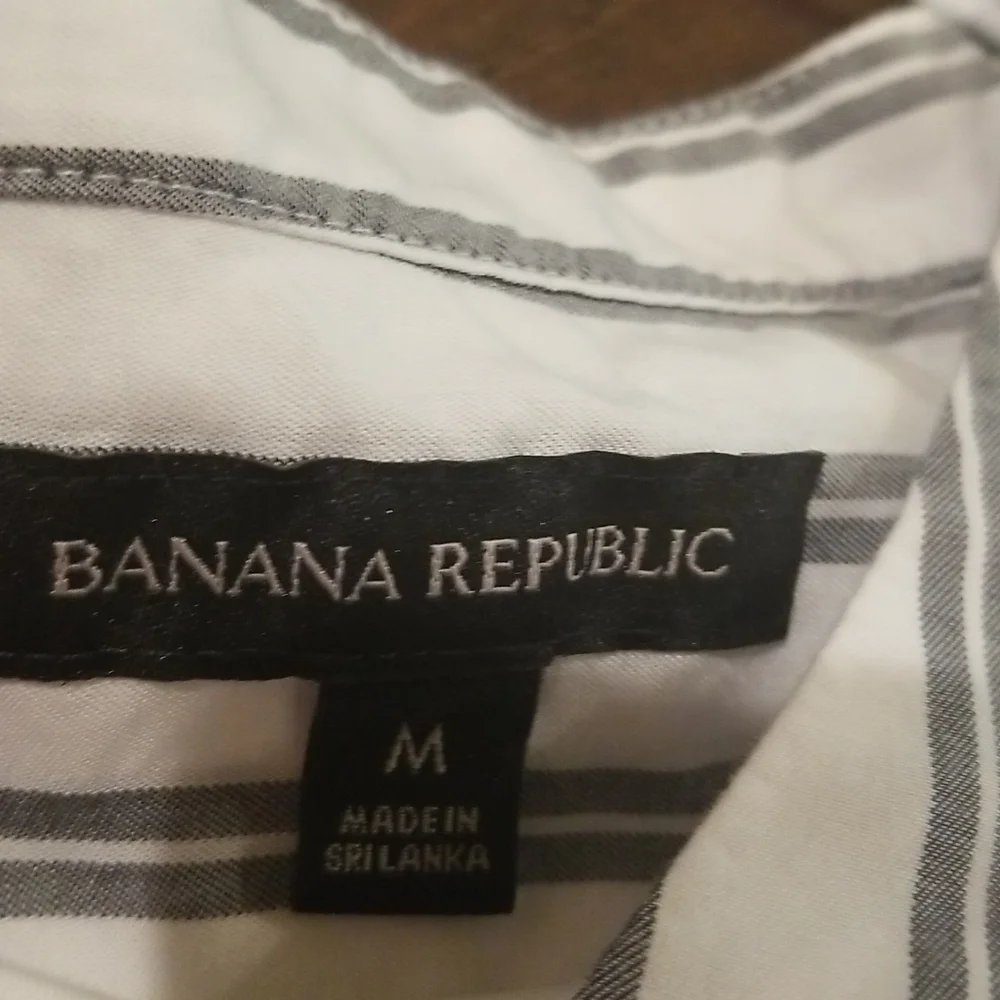 Banana Republic Long Sleeve 3/4 Button Pullover Top - Picture 3 of 7